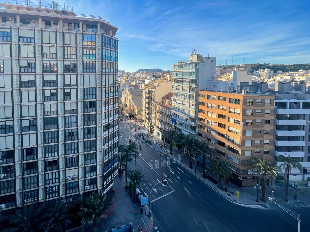 Amplio Apartamento En Pleno Corazon De Alicante Esterno foto