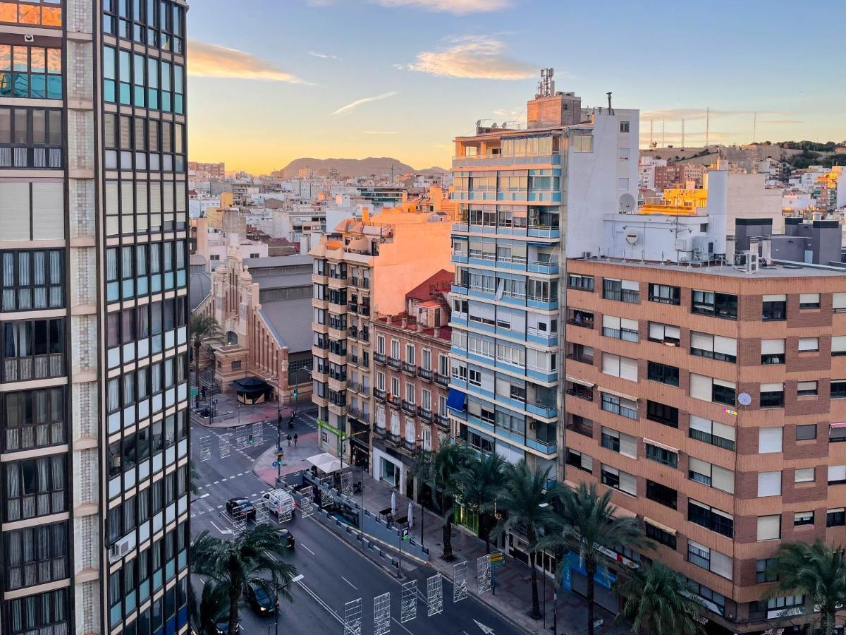 Amplio Apartamento En Pleno Corazon De Alicante Esterno foto