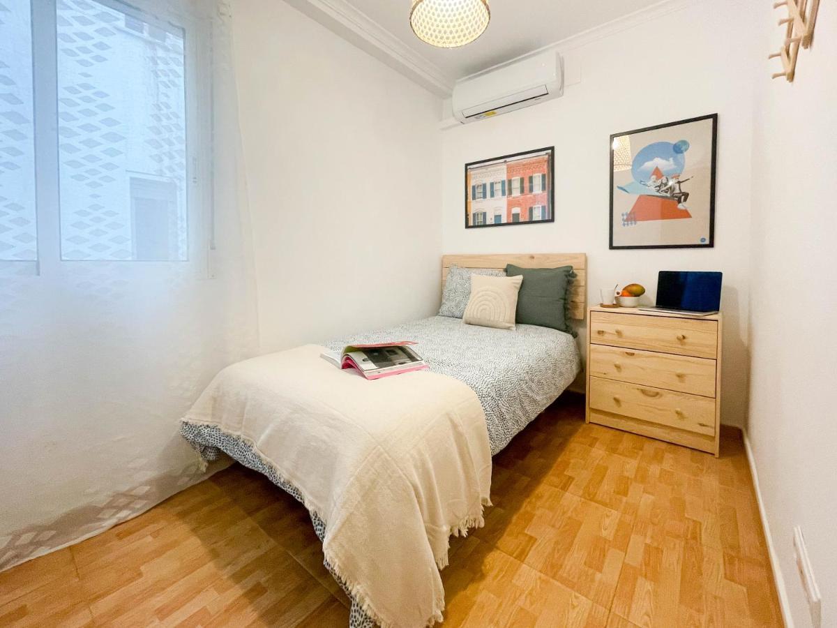 Amplio Apartamento En Pleno Corazon De Alicante Esterno foto